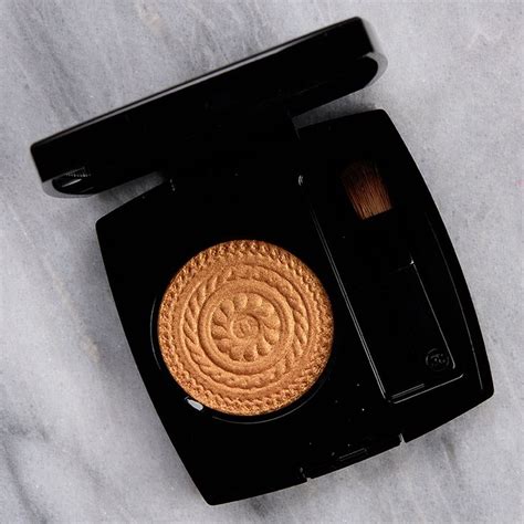 chanel urban eyeshadow|Chanel eyeshadow pourpre brun.